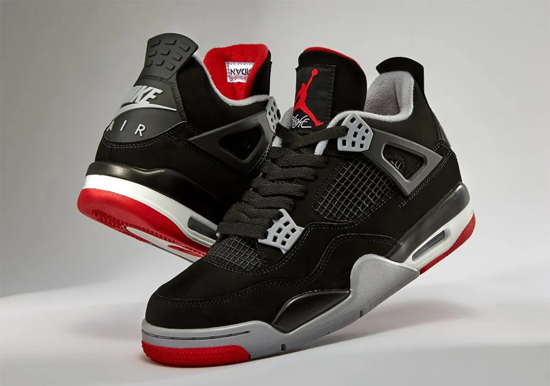 Vista detallada del Air Jordan 4 Bred 2026