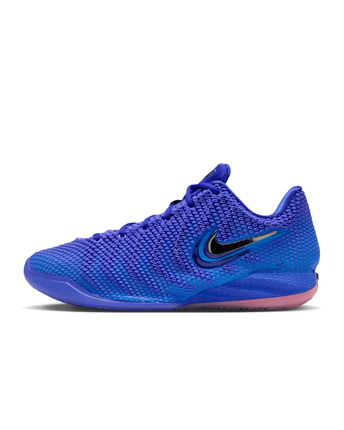 Nike Caitlin 1 Caitlin Blue vista lateral en azul con relieves Opticast, Swoosh doble cromado y suela traslúcida azul y rosa